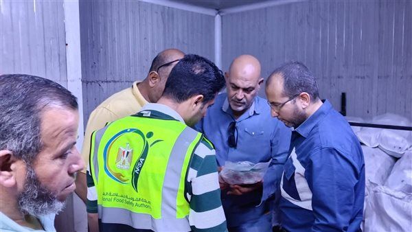 ضبط 4 أطنان لحوم غير صالحة للاستهلاك داخل مصنع بالعبور