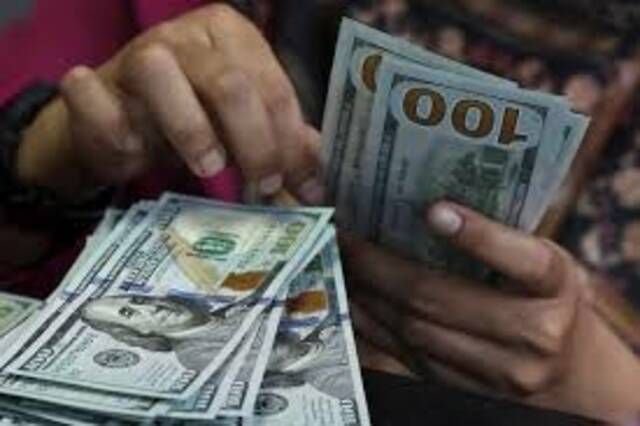 الدولار يرتفع بدعم بيانات الوظائف وتوقعات رفع الفائدة الأمريكية
