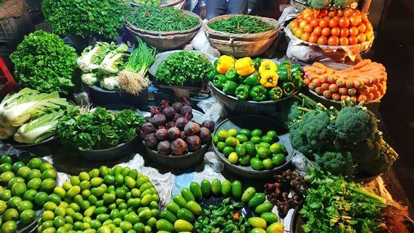 سعر الخضار اليوم، ارتفاع الطماطم والخيار وارتفاع الفلفل الألوان 10 جنيهات