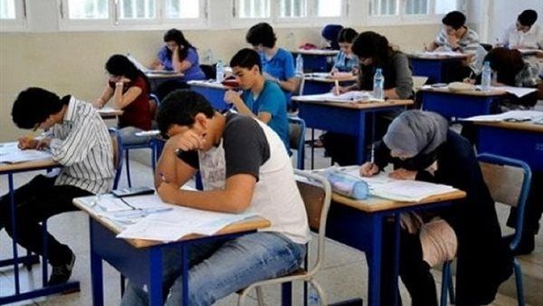ضبط 5 هواتف محمولة داخل لجنة ثانوية عامة بشبرا الخيمة أثناء امتحان الكيمياء
