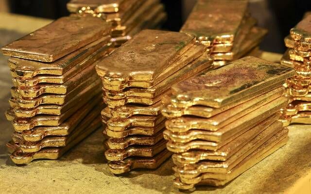 الذهب يستقر مدعومًا ببيانات الوظائف الأمريكية وتراجع توقعات رفع الفائدة