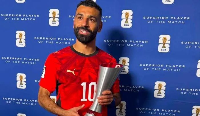 الأسطورة محمد صلاح يتوَّج بجائزة "أفضل لاعب" في مباراة مصر وأستراليا