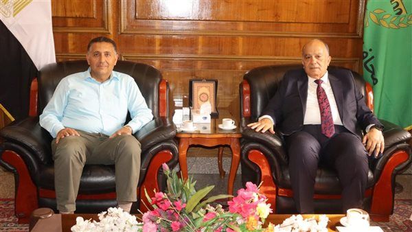 محافظ القليوبية يلتقي رئيس "نهضة مصر" لمتابعة منظومة النظافة بشبرا الخيمة والخصوص