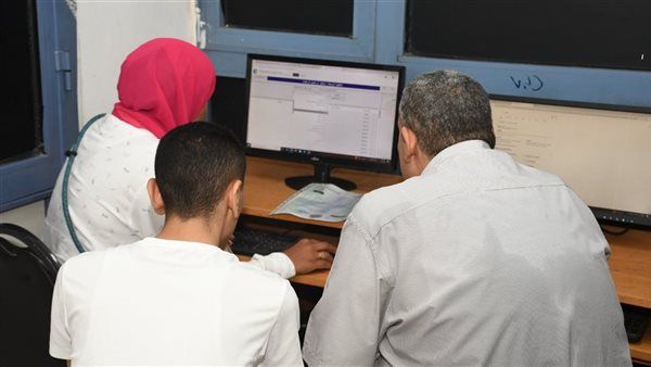 معامل التنسيق الإلكتروني بجامعة عين شمس تواصل استقبال طلاب المرحلة الثانية