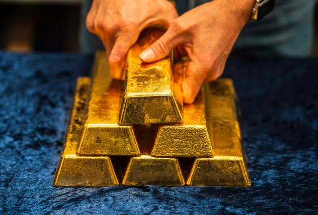 تراجع أسعار الذهب رغم تقليص توقعات رفع الفائدة الأمريكية