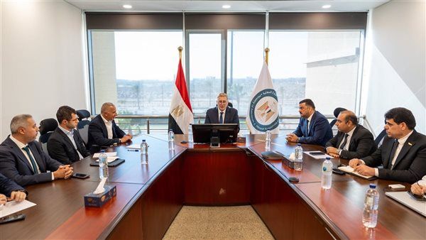 وزير البترول يبحث تسريع تنفيذ مصنع الأسمدة الفوسفاتية بالمنطقة الاقتصادية للقناة