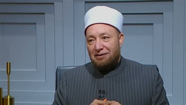 زوجي يحلف بالطلاق في كل كبيرة وصغيرة فماذا أفعل؟ أمين الفتوى يوضح
