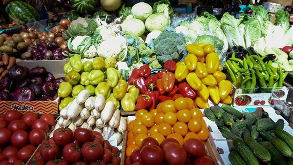 سعر الخضار اليوم، ارتفاع 8 أصناف منهم الطماطم والليمون والبصل