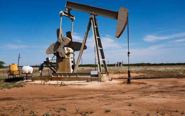 النفط يرتفع بأكثر من دولارين وسط مخاوف اضطراب الإمدادات العالمية