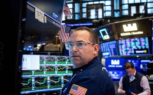 الأسهم الأمريكية ترتفع بدعم قطاع الرعاية الصحية وتراجع عوائد السندات
