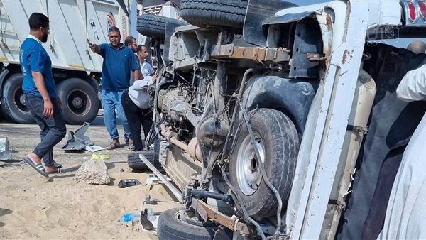إصابة 12 شخصًا في تصادم ميكروباص وتروسيكل بالطريق الصحراوي الغربي