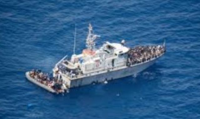 مصرع شخصين وفقدان 12 وإنقاذ شخص.. بعد غرق قارب مهاجرين قبالة تونس