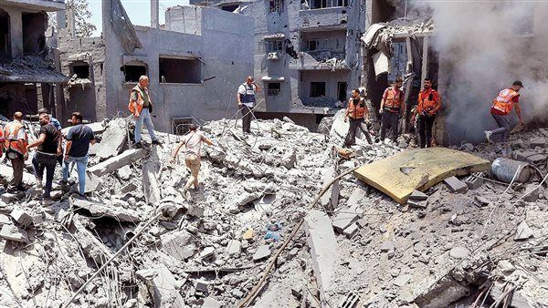 إصابة 4 أشخاص بنيران مسيرة إسرائيلية شمال خان يونس