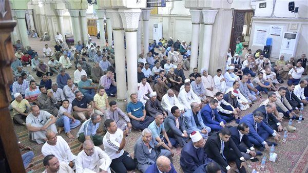 محافظ قنا يشهد الاحتفال بذكرى المولد النبوي بمسجد سيدي عبد الرحيم القنائي (صور)