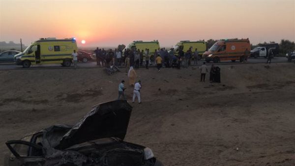 إصابة أكثر من 17 شخصا في تصادم "ملاكي" بسيارة عمال بطريق الدواويس بالإسماعيلية