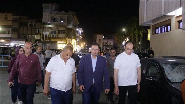تحركات ميدانية مكثفة لمحافظ دمياط في شوارع رأس البر لإعادة الانضباط (صور)