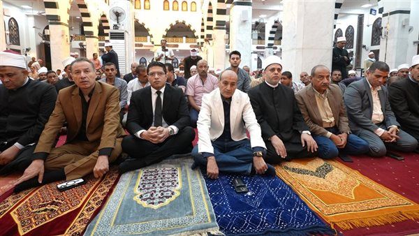 محافظ أسيوط يشهد احتفالية الأوقاف بذكرى المولد النبوي الشريف بمسجد البقلي (فيديو)