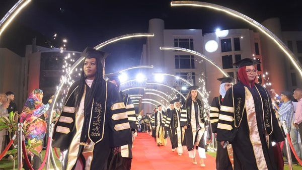 الأكاديمية العربية تحتفي بتخريج 101 طبيبة وصيدلانية من جامعة "الأحفاد" السودانية بفرع العلمين الجديدة
