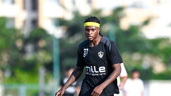 آخر تقاليع شيكو بانزا، «لوك» غريب قبل مواجهة الزمالك والبنك الأهلي (فيديو)