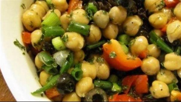 طريقة عمل سلطة الحمص، مغذية وسهلة التحضير