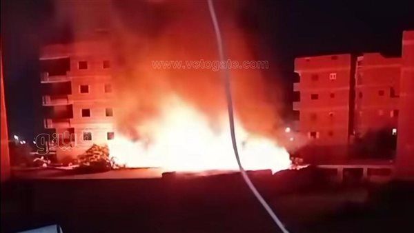 بدأت بمخزن "موتوسيكلات" وامتدت إلى المصنع، اللقطات الأولى لحريق مصنع أخشاب بالشرقية (فيديو وصور)