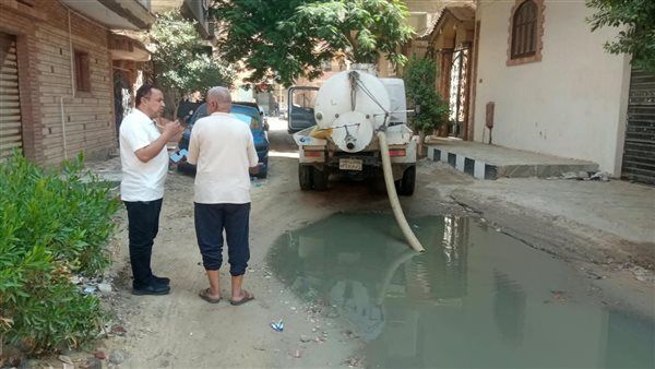 استجابة لشكاوى المواطنين، رفع تراكمات المياه بمنطقة "أرض الجمعيات" في الإسماعيلية