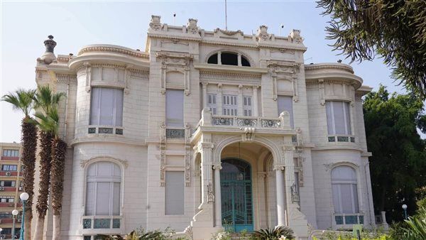 جامعة عين شمس تصدر بيانا حول فصل 522 طالبا بكلية التربية النوعية