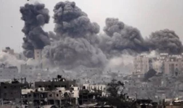 استشهاد فلسطينى متأثرا بإصابته فى قصف إسرائيلى على خان يونس