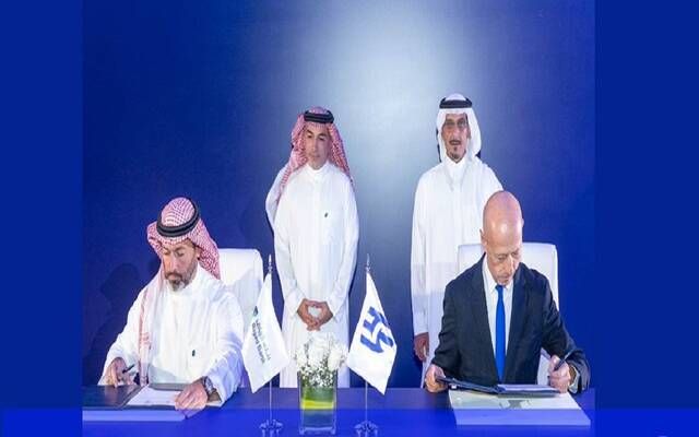 "الرياض" يجدد شراكته مع نادي الهلال لمدة 5 مواسم رياضية