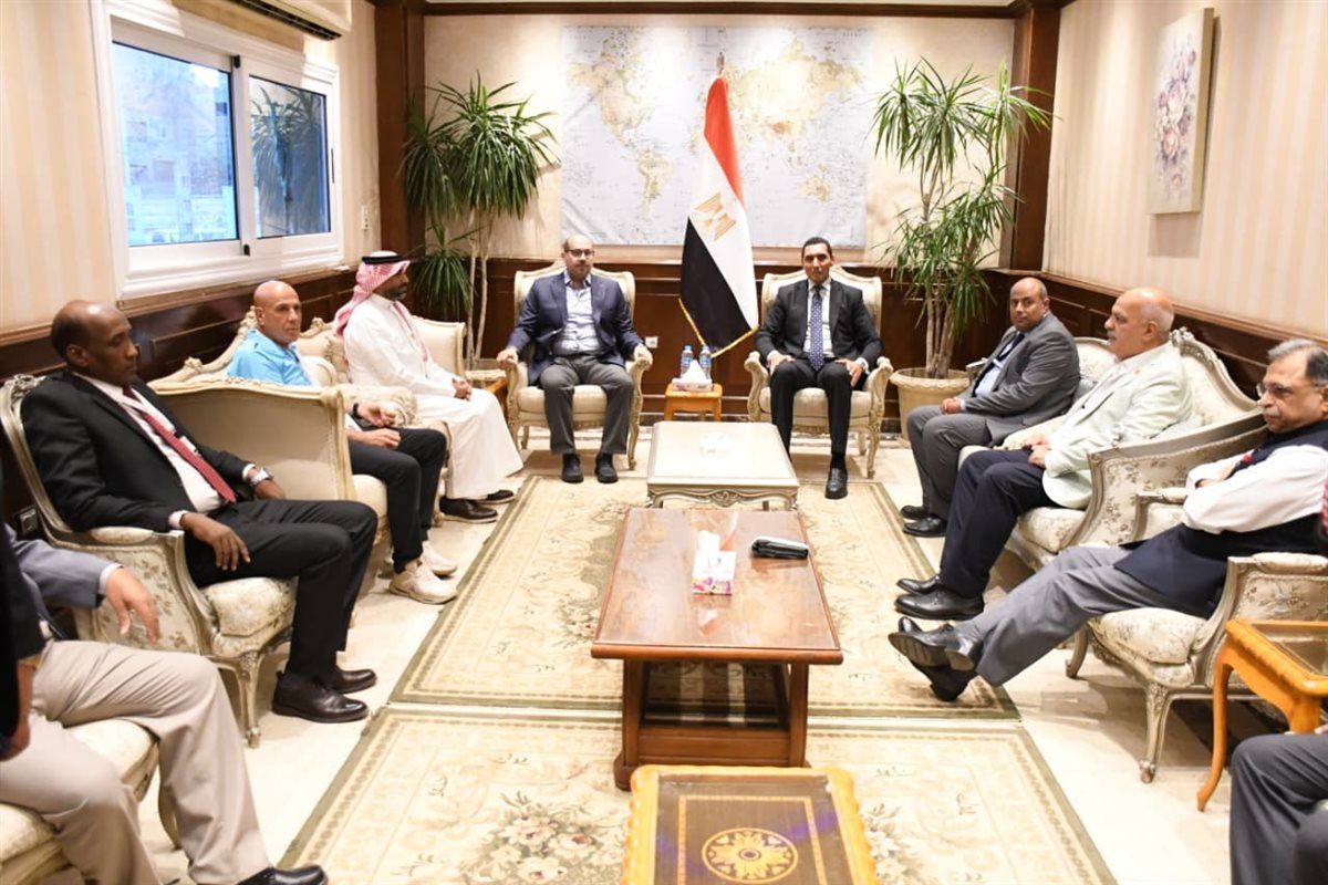 جوهر نبيل يفتتح تطوير مضمار بالمركز الأولمبي