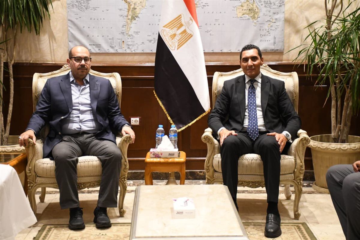 جوهر نبيل وياسر إدريس خلال افتتاح مضمار بالمركز الأولمبي