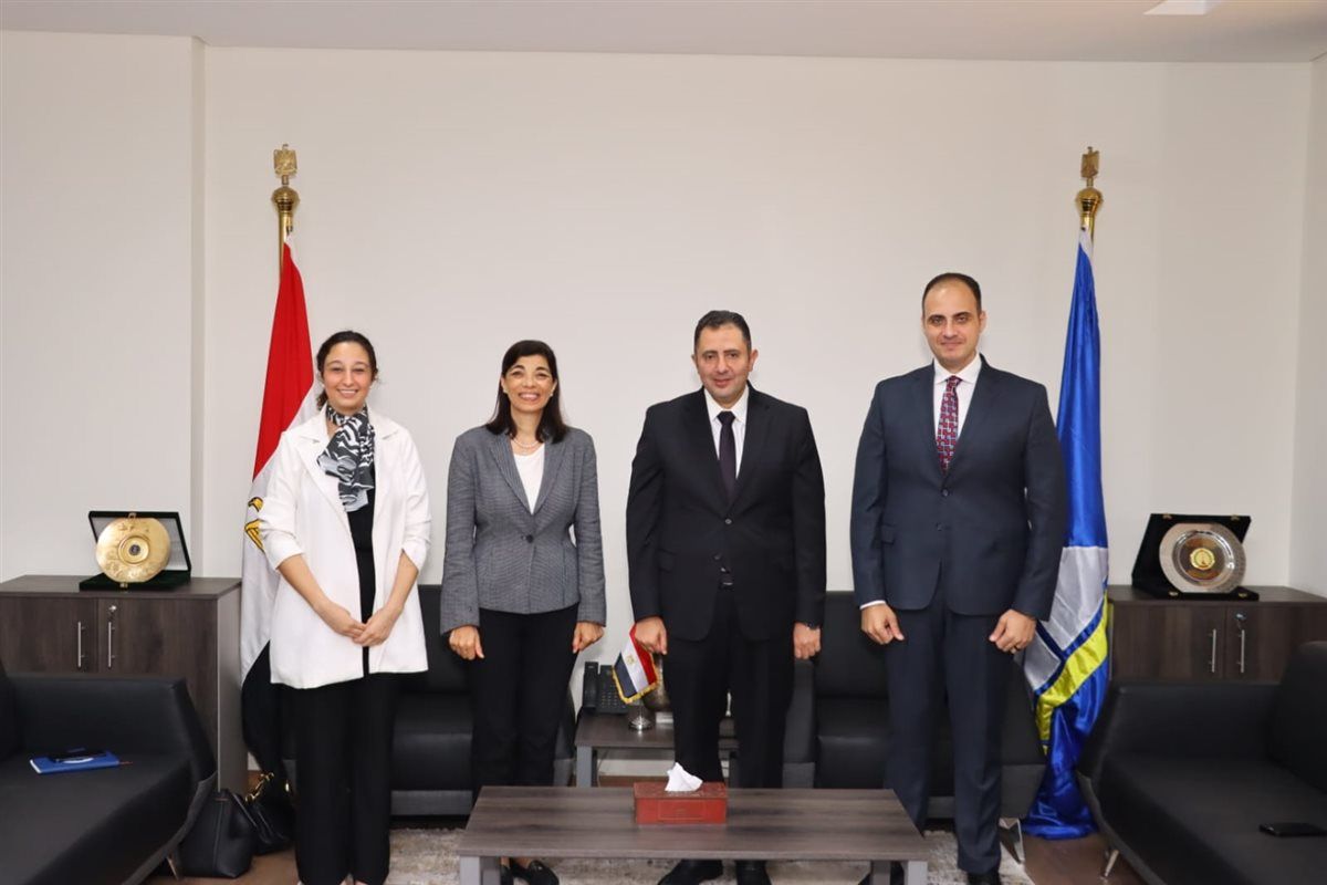 محافظ دمياط يستقبل المدير التنفيذي لصندوق مساعدة ضحايا الاتجار بالبشر 