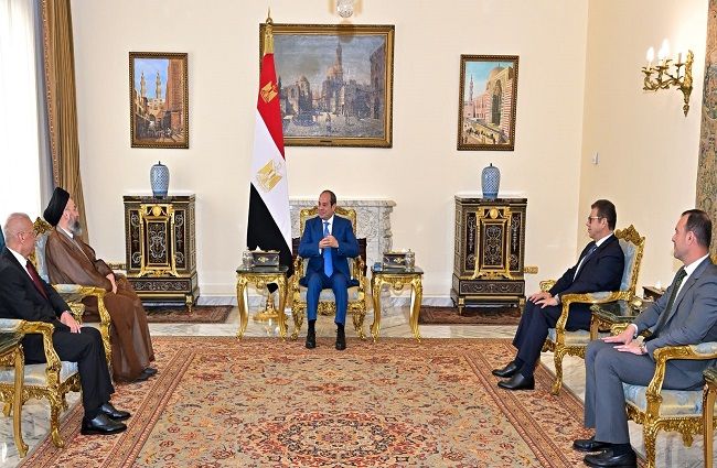  لقاء السيسي وعمار الحكيم بحضور رئيس المخابرات العامة