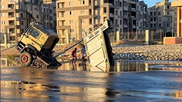 مصدر “بالإسكان” يكشف الحقيقة الغائبة في كسر ماسورة مياه وصلة دهشور