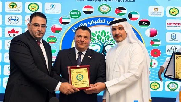 سكرتير عام البحر الأحمر يشهد ختام المنتدى الشبابي الرابع عشر للبيئة الساحلية بالغردقة