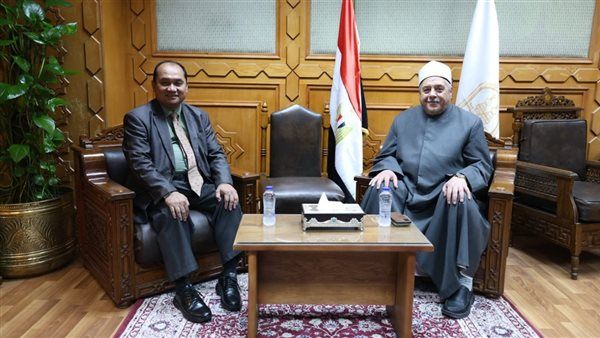 أيمن عبد الغني يستقبل وفدا إندونيسيا لبحث التعاون بين الأزهر ووزارة الشؤون الدينية