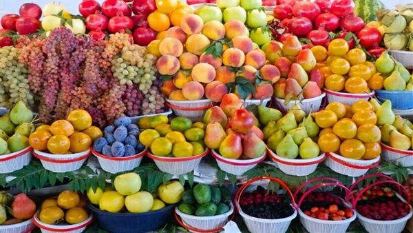 أسعار الفاكهة اليوم، 5 أصناف "شعبية" تسجل 30 جنيها والمستورد لـ "الفرجة"