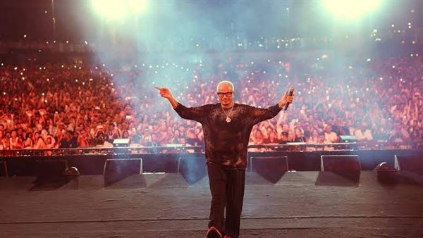عمرو دياب في حفل مول مصر: أنا عمري ما دخلت مول في حياتي (فيديو)