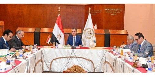 وزير التموين: تعزيز التعاون مع القطاع الخاص ودعم الاستثمارات بما يحقق قيمة مضافة وعائداً مستداماً