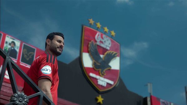 الأهلي ينشر لقطات من تجديد عقد محمد الشناوي مع الفريق