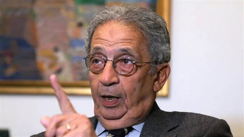 الوزير الذي أحبه الشارع العربي، هكذا صنع عمرو موسى ظاهرة "الدبلوماسي النجم"