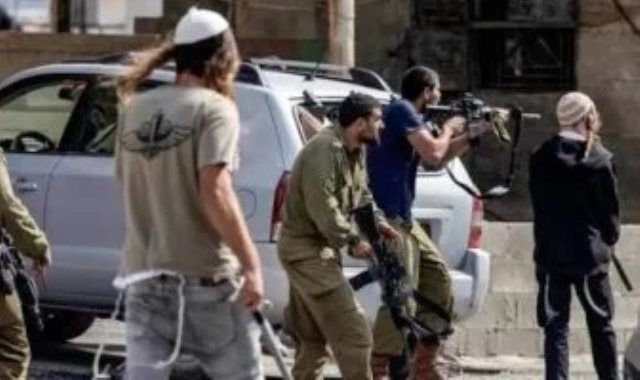 مواجهات بين فلسطينيين ومستوطنين فى قرية المغير شمال شرق رام الله