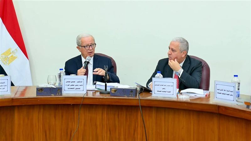 إعادة هيكلة 3 كيانات صحفية.. ماذا يحدث في «دار المعارف» و«الشرق الأوسط» و«القومية للتوزيع»؟