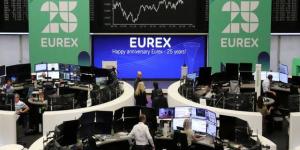الأسهم الأوروبية ترتفع طفيفًا وسط صعود عوائد السندات وأسعار النفط