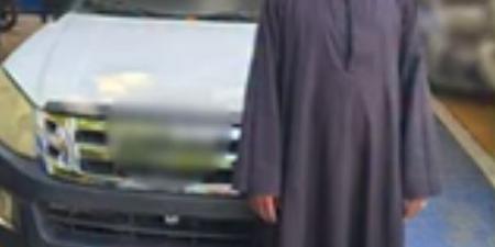 رحلة على حافة الخطر، ضبط قائد سيارة ربع نقل سمح بالركوب على الصندوق بالقاهرة