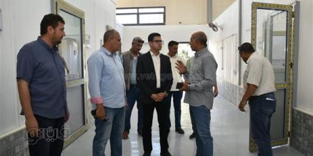 نائب محافظ مطروح يتفقد مركز الأطراف الصناعية ووحدة تصنيع الصوف