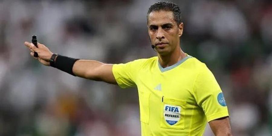 أمين عمر حكمًا لمباراة الأهلي وسموحة في الدوري الممتاز