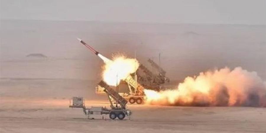 ‏الجيش الكويتي: الدفاعات تتصدى حاليا لهجمات بمسيرات معادية قادمة من إيران