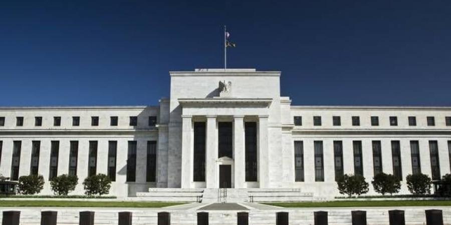 بيانات الوظائف الأمريكية المفاجئة تعزز احتمالات رفع الفائدة في سبتمبر