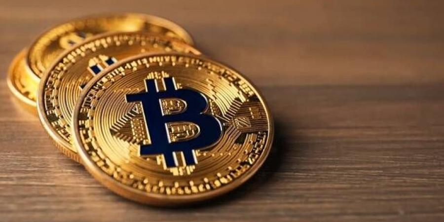 بيتكوين تتراجع تحت ضغط التوترات الأمريكية الإيرانية وارتفاع عوائد السندات